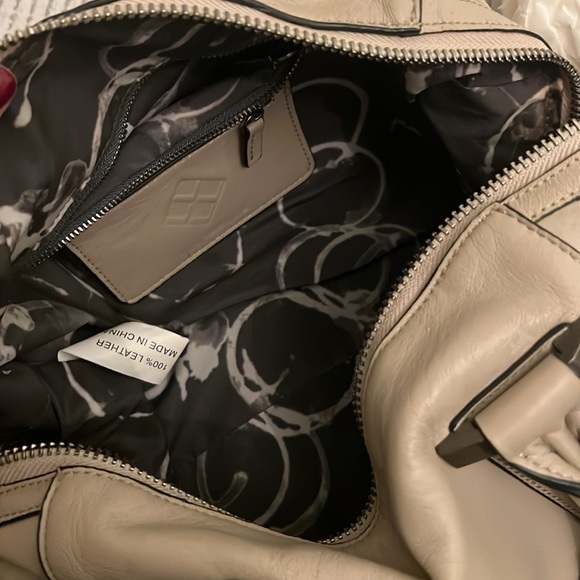 Beige handbag - Picture 5 of 5